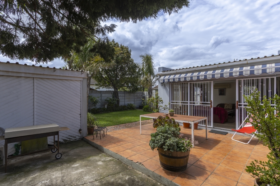 3 Bedroom Property for Sale in Lochnerhof Western Cape